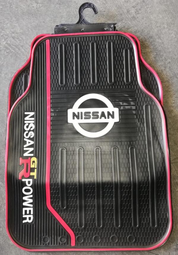 ALFOMBRA NISSAN ROJO