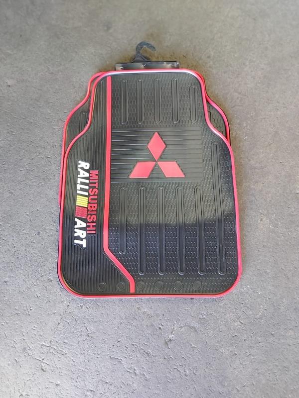 ALFOMBRA MITSUBISHI ROJO