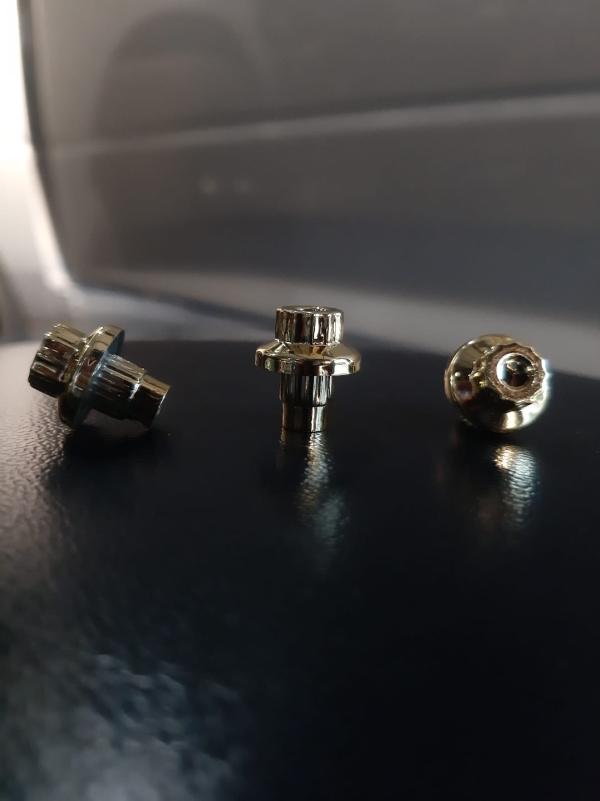 RIVETS 1739 GOLD