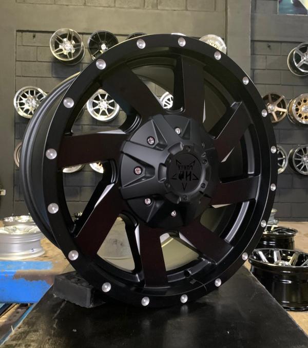 ARO 17X9 (L1905) 5/114.3/127 Black+Milling spokes+Milling holes (SET 4 AROS)