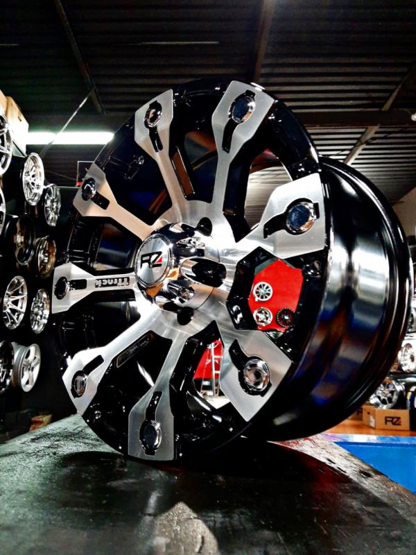 ARO 16X8 (L916) 5/114.3 Black and Machine Face UNIDAD