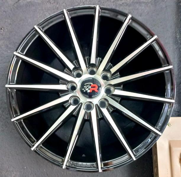 ARO 15X7 (L2229) 4/100/114.3 HYPER BLACK AND MACHINE FACE (SET 4 AROS)