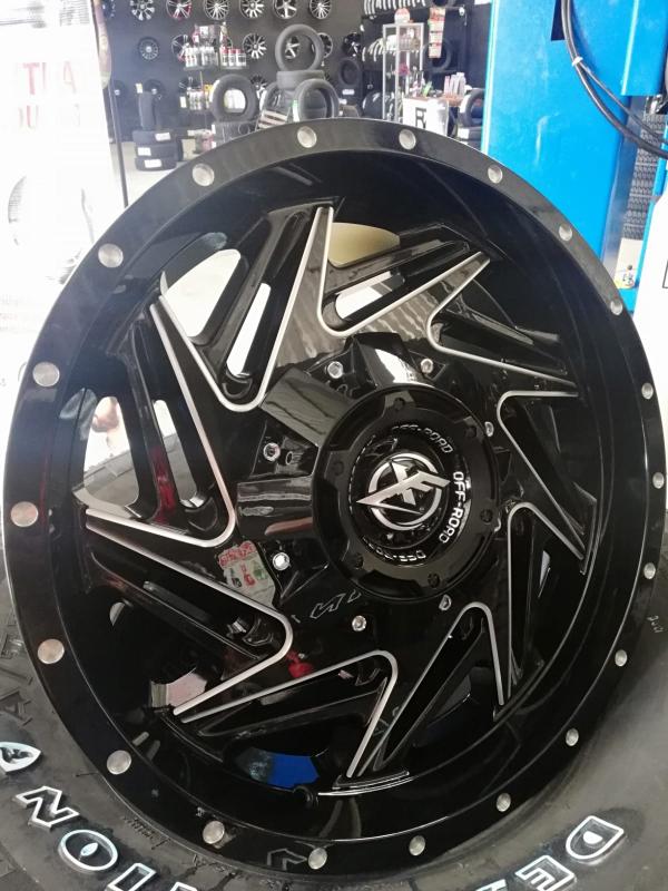 ARO 18X9 (L1446) 6/139.7/135 BLACK AND MILLING WINDOW AND RIVETS (SET 4 AROS)