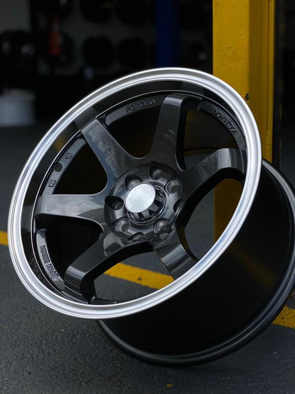 ARO 15X8.25 (L1693) 4/100/114.3 DARK GUN METAL  + POLISHED LIP (SET 4 AROS)