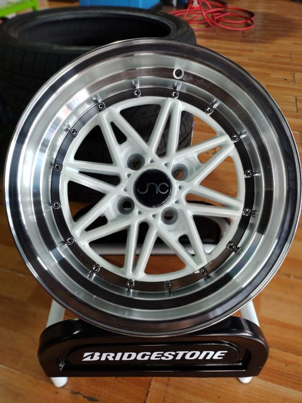 ARO 15X8 (L372) 4/100 WHITE AND MACHINE LIP GOLDEN RIVETS (SET 4 AROS)